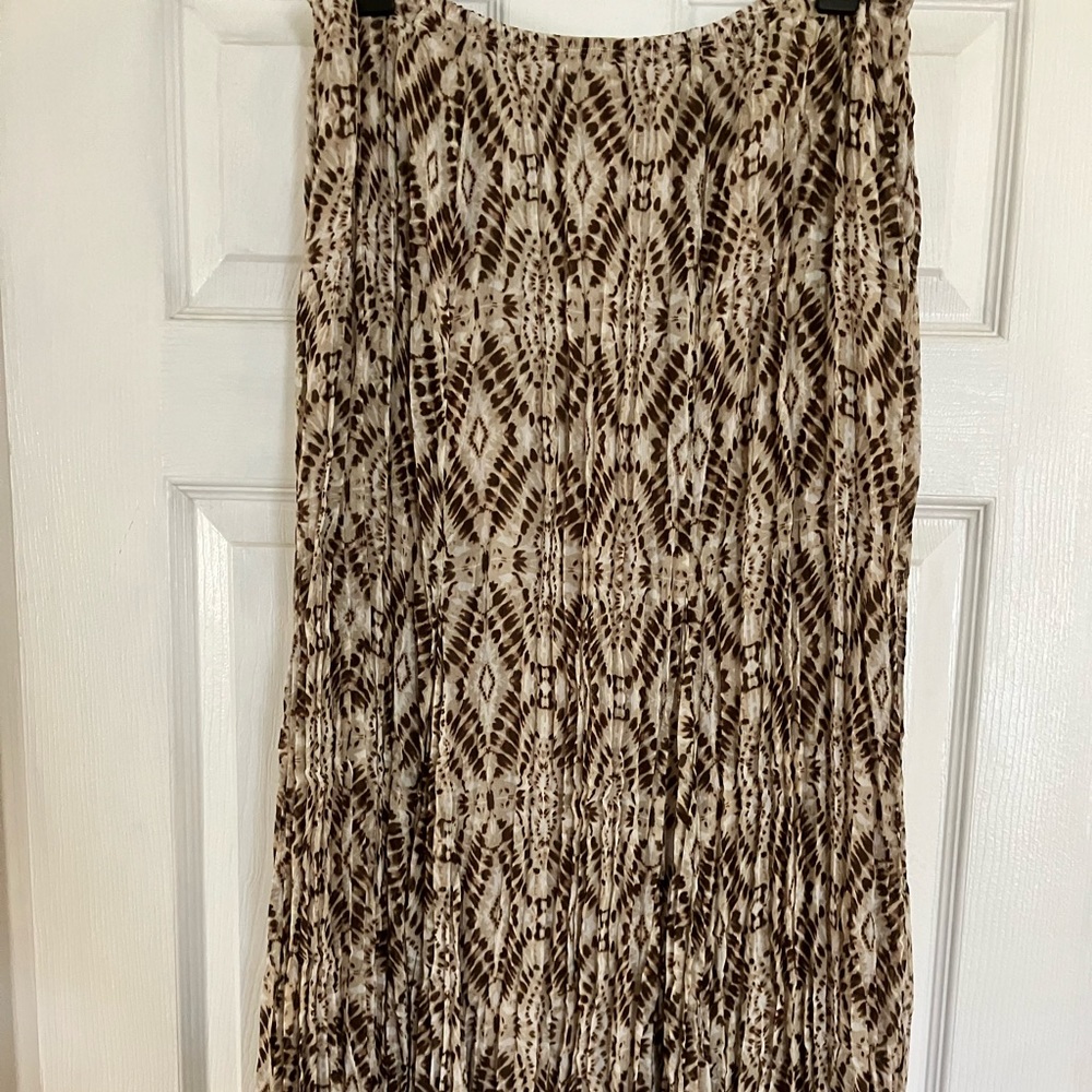 Women’s size 12 Ruby Rd. brown and tan pleated skirt